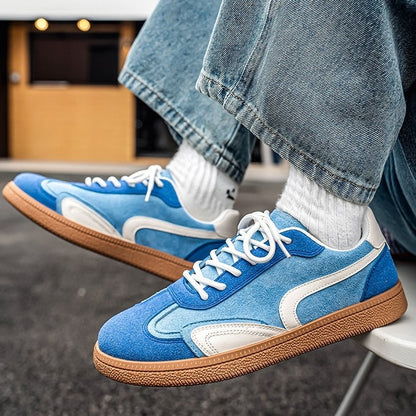 Gresham sneakers in Blue worn with jeans and white socks