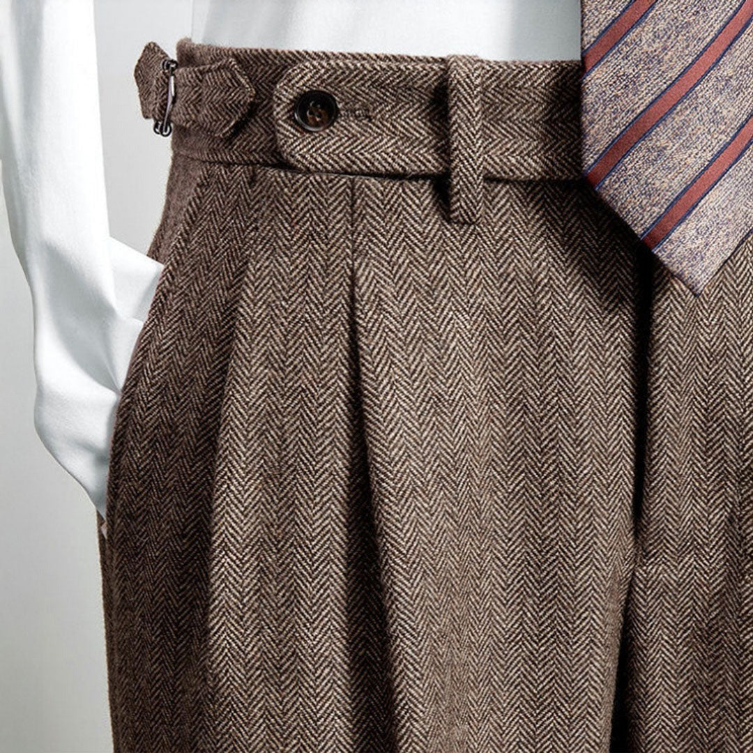 Men's wool-blend Gurkha trousers waist detail in Coffee